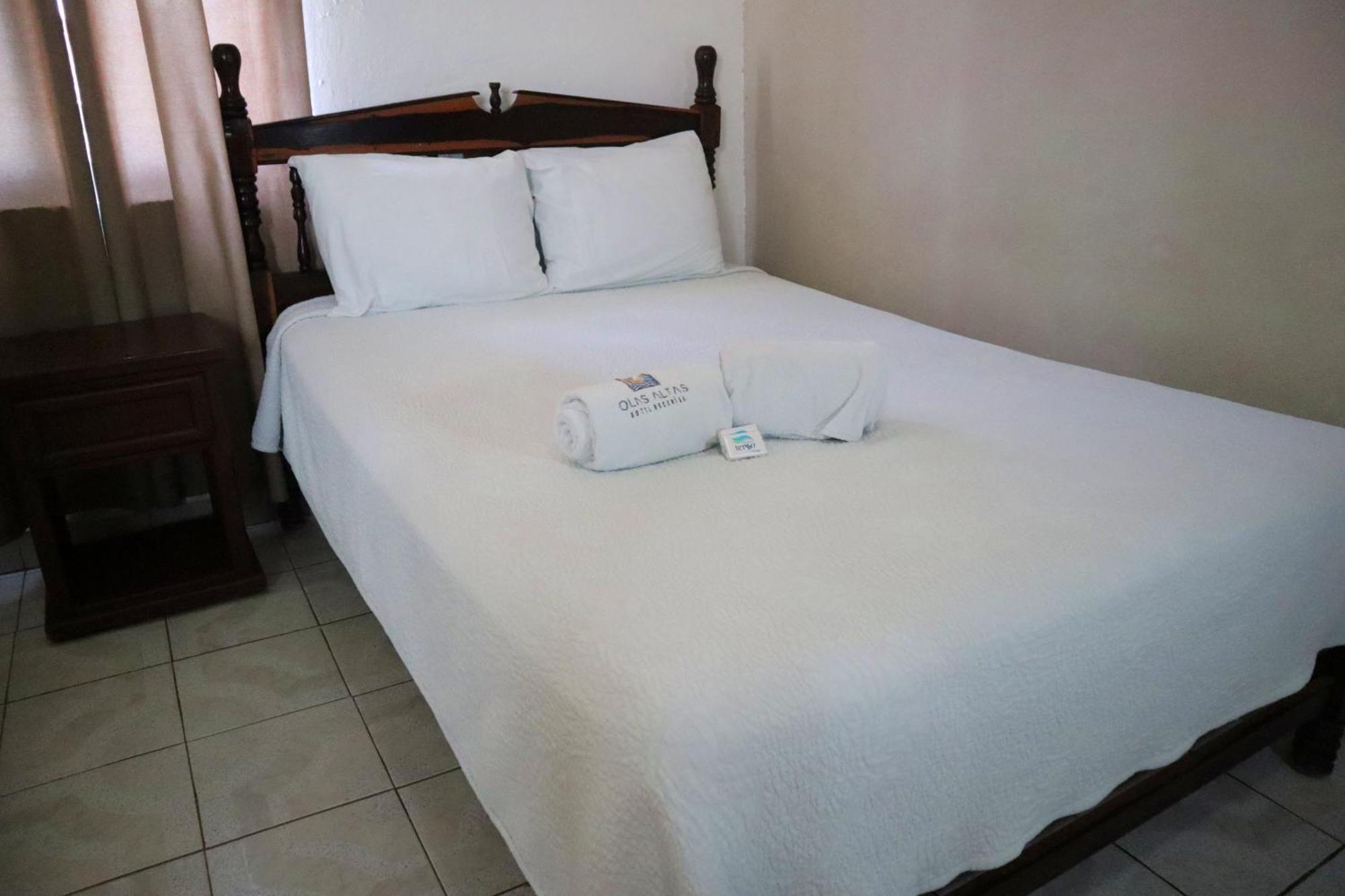 Hotel Olas Altas Бусериас Экстерьер фото