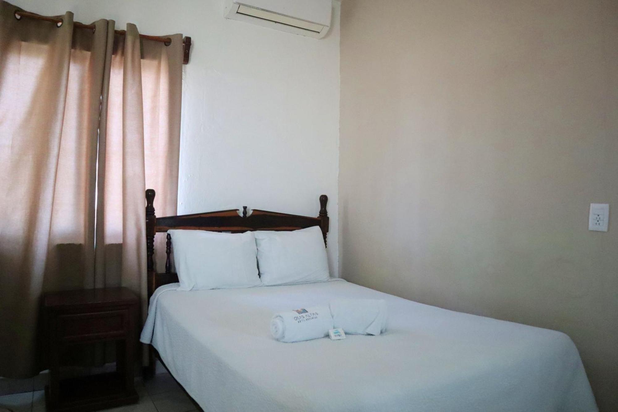 Hotel Olas Altas Бусериас Экстерьер фото